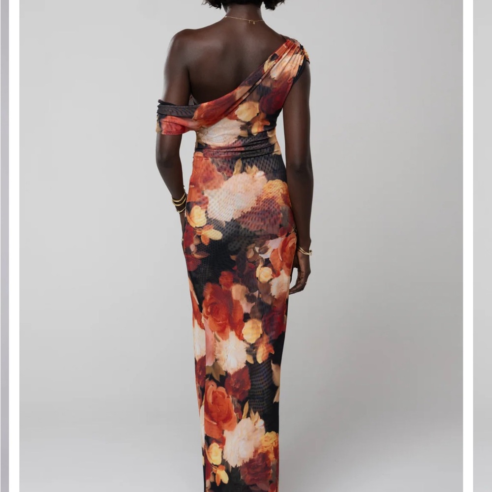 RESA Floral One-Shoulder Maxi Dress in Black, Red, Orange - Picture 2 of 3